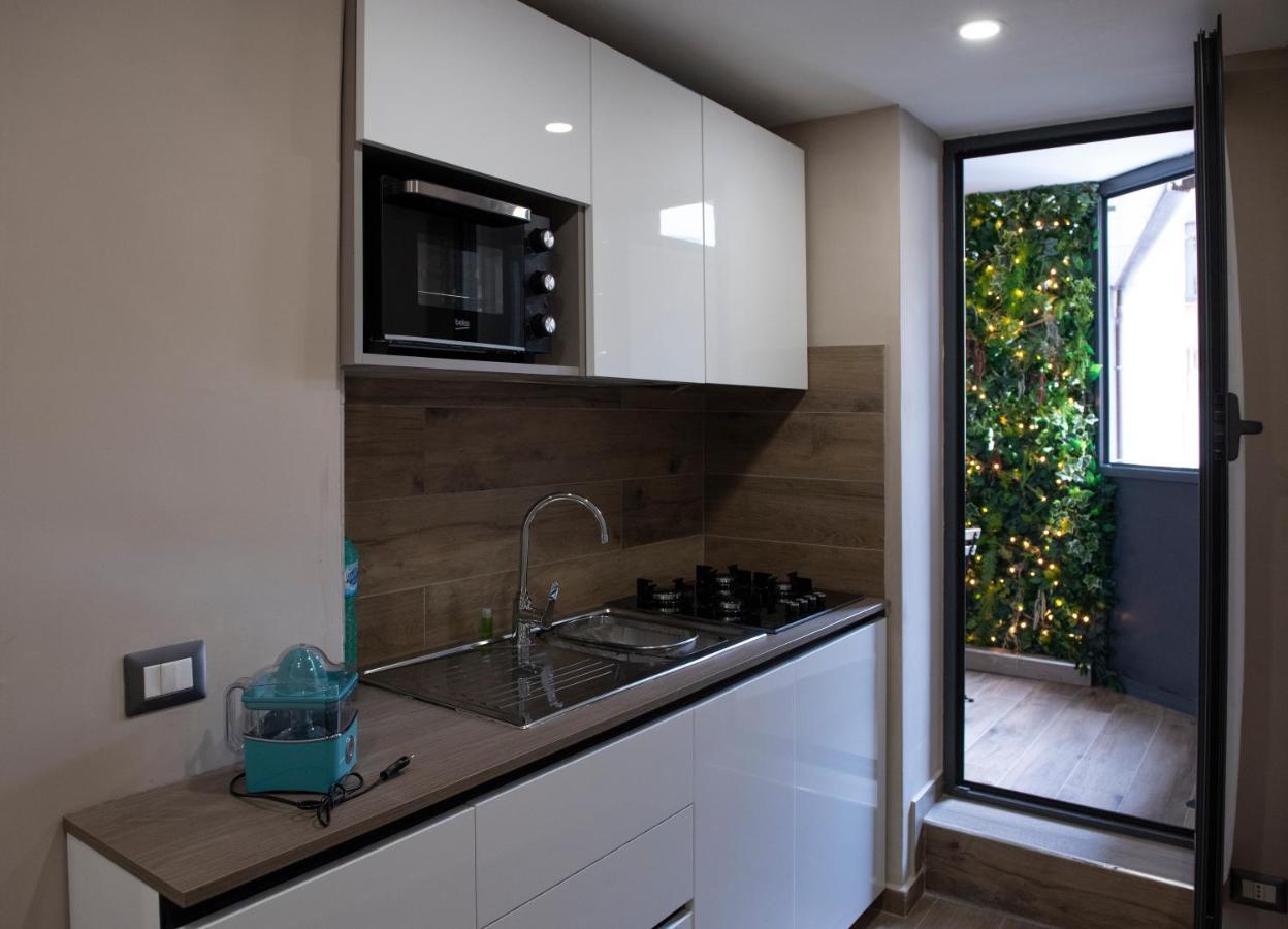 Famalu Apartments Неаполь Екстер'єр фото