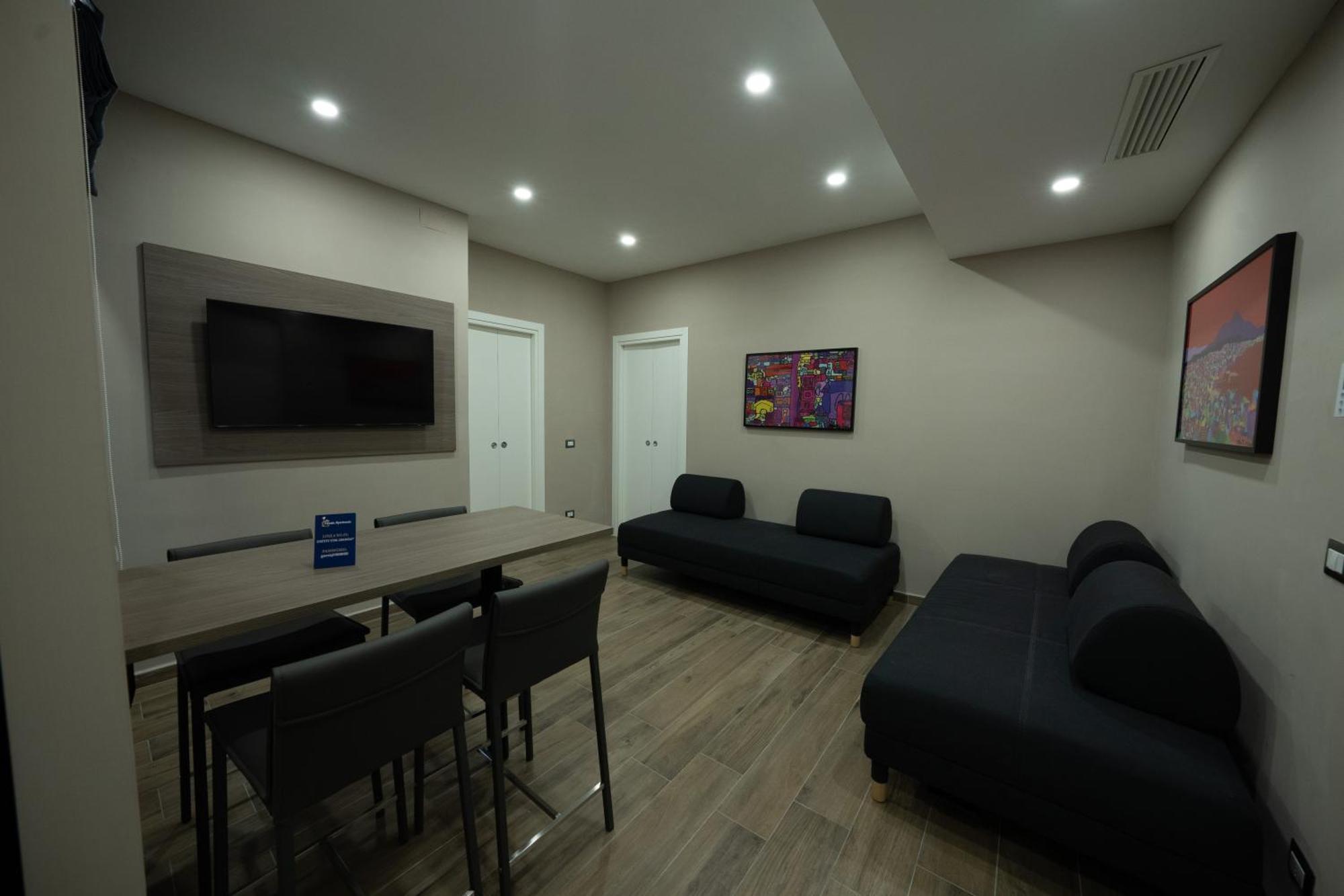 Famalu Apartments Неаполь Екстер'єр фото