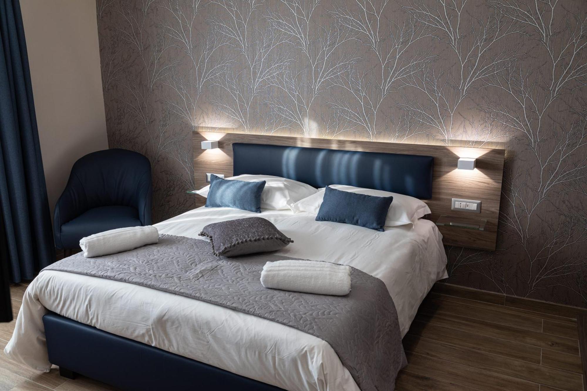 Famalu Apartments Неаполь Екстер'єр фото