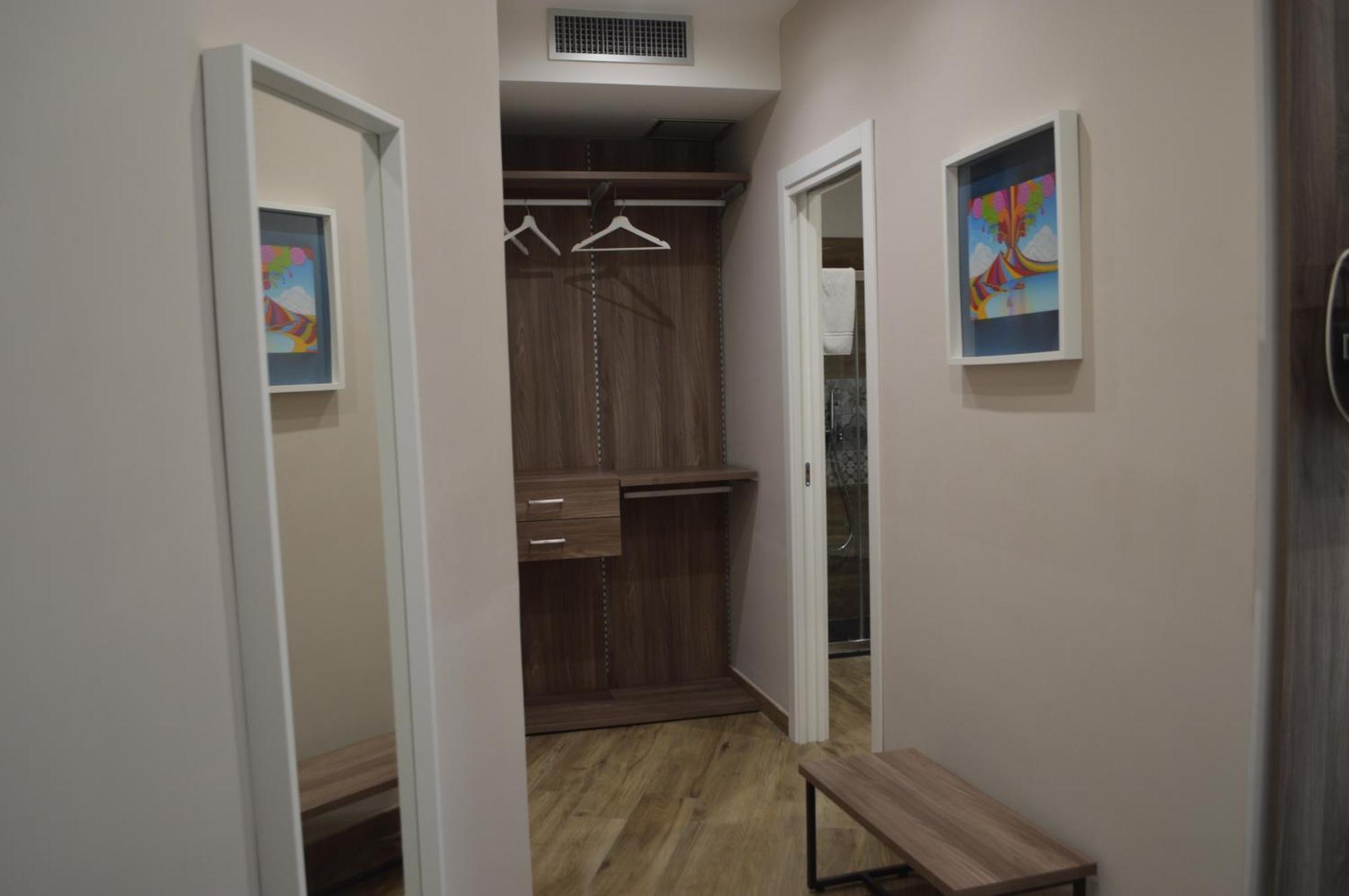 Famalu Apartments Неаполь Екстер'єр фото