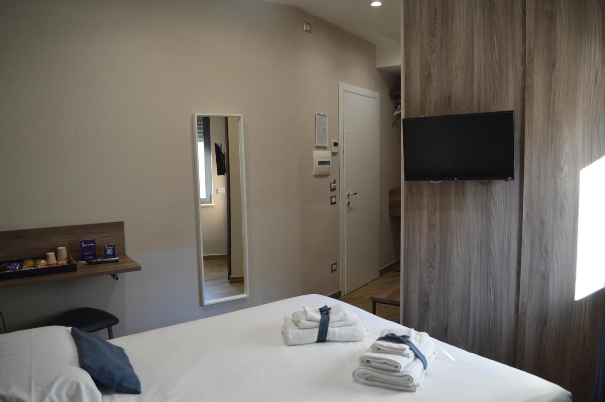 Famalu Apartments Неаполь Екстер'єр фото